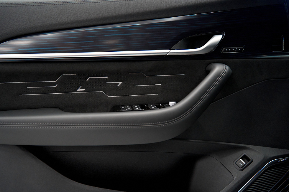 Geely Monjaro Exclusive, серый