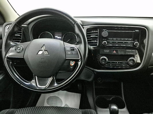 Mitsubishi Outlander Intense, 2016 года, пробег 172205 км