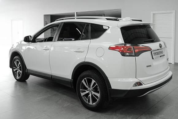 Toyota RAV4, 2017 года, пробег 187660 км