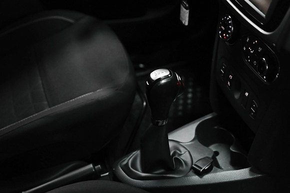 Renault Logan Stepway Drive, 2020 года, пробег 82719 км