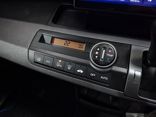 Honda Freed, 2009 года, пробег 220131 км