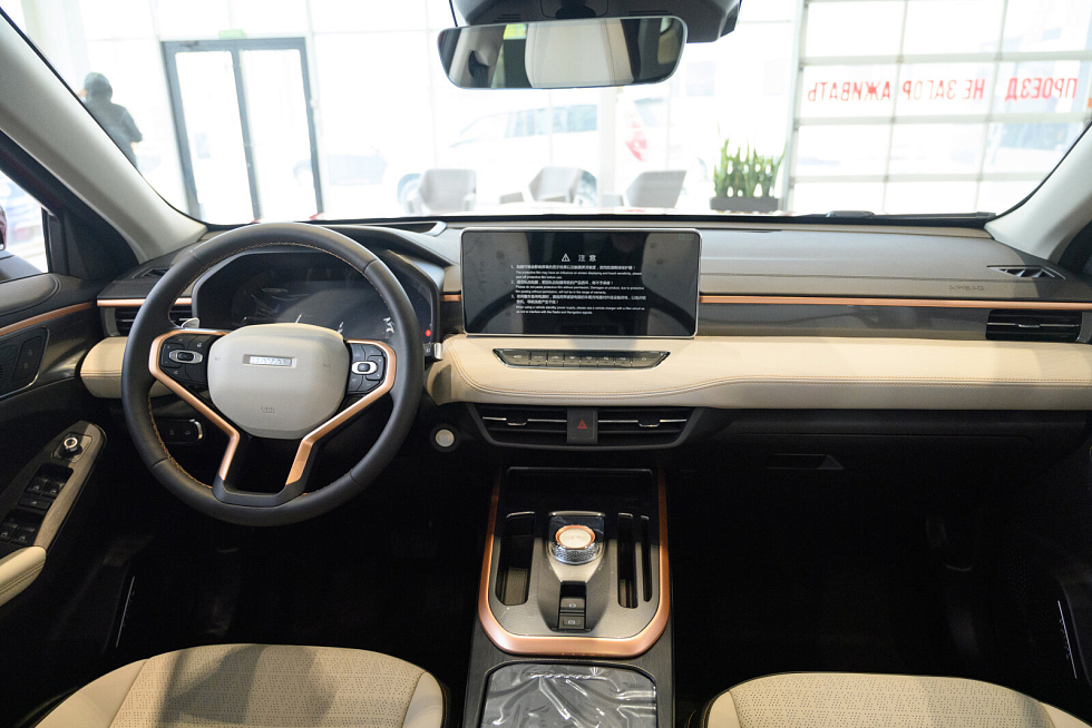 Haval Jolion Техно, красный