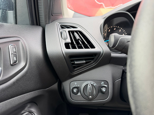 Ford Kuga Trend Plus, 2014 года, пробег 157000 км