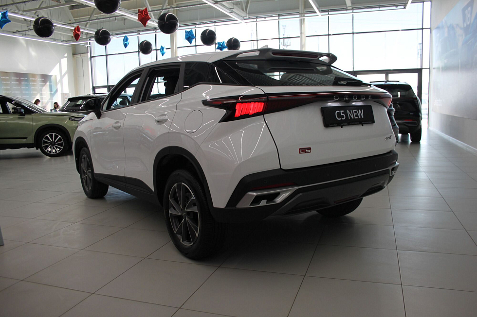 Omoda C5 Актив, белый