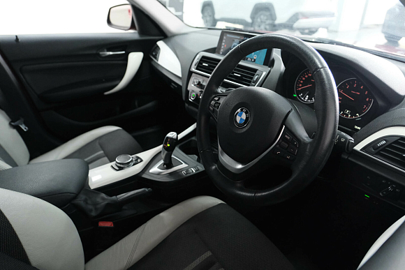 BMW 1 серии 118i Sport Line, 2016 года, пробег 86824 км