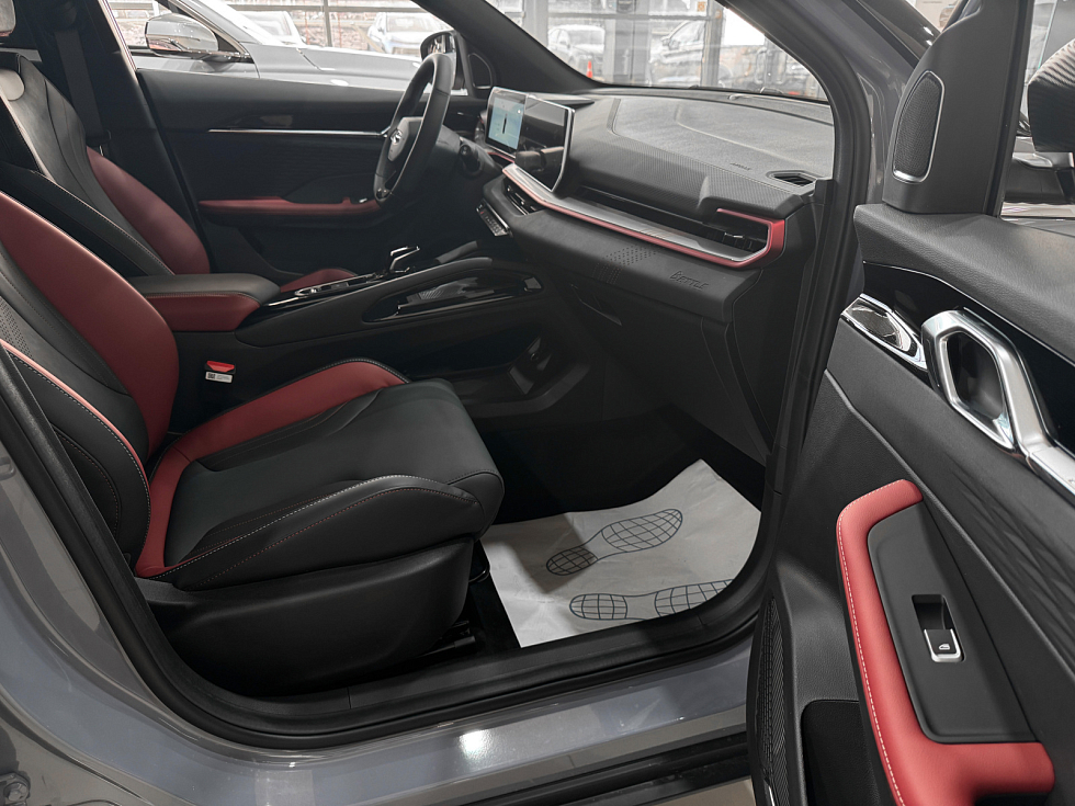 Geely Coolray Exclusive, серый