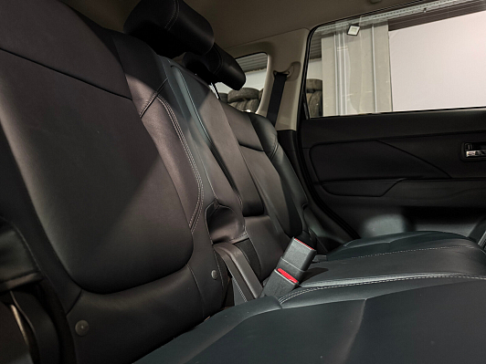 Mitsubishi Outlander Instyle, 2020 года, пробег 106578 км