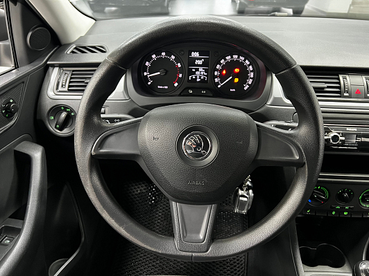 Skoda Rapid, 2015 года, пробег 100500 км
