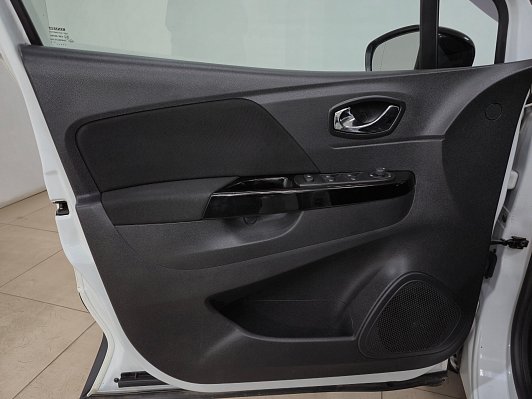 Renault Kaptur Style, 2017 года, пробег 104623 км