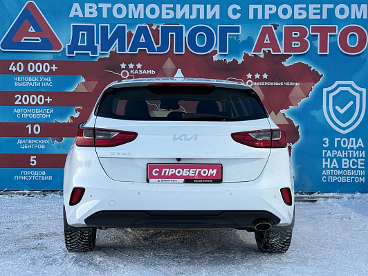 Kia Ceed Luxe, 2023 года, пробег 31000 км