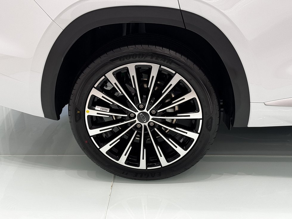 Geely Monjaro Flagship, белый