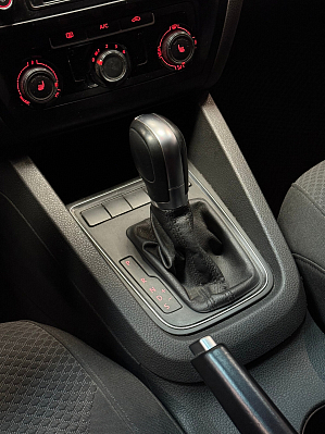 Volkswagen Jetta Comfortline, 2018 года, пробег 179000 км