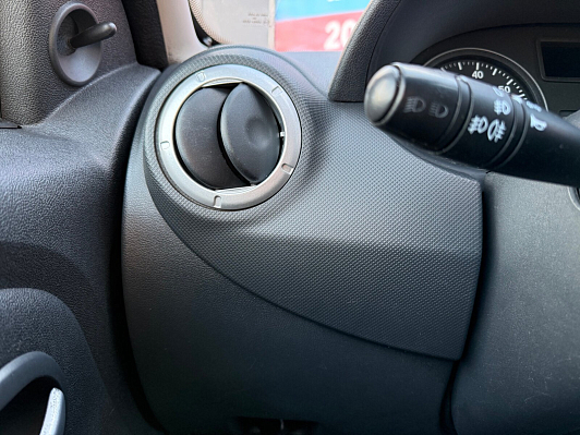 Renault Sandero, 2012 года, пробег 194738 км