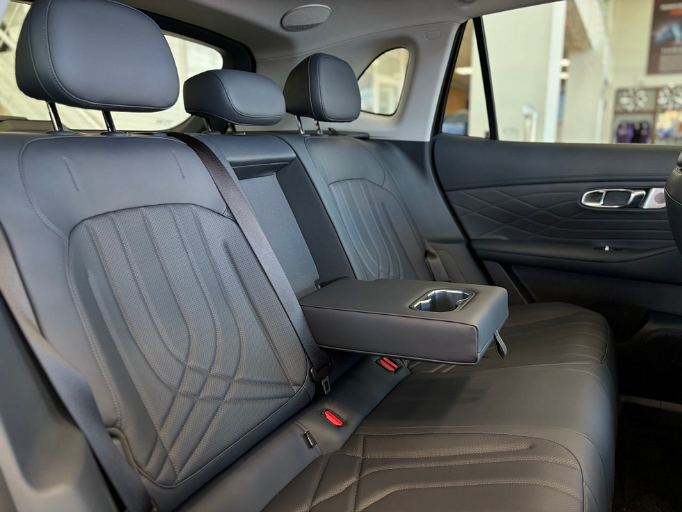 Geely EX5 Гибрид Макс EM-i, черный