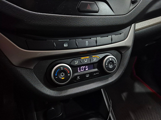 Lada (ВАЗ) Vesta Exclusive (2018-2019), 2017 года, пробег 98435 км