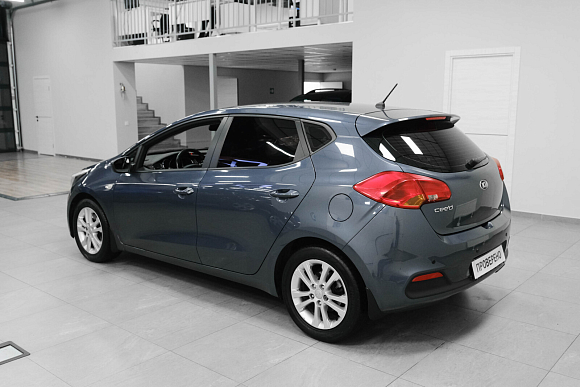 Kia Ceed Luxe, 2014 года, пробег 99000 км