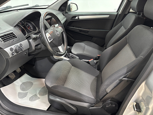 Opel Astra, 2012 года, пробег 171543 км