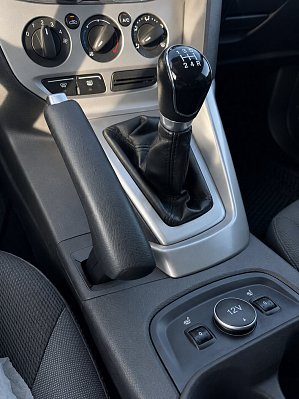 Ford Focus SYNC Edition, 2014 года, пробег 248000 км