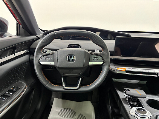 Changan UNI-V Комфорт, 2023 года, пробег 20418 км