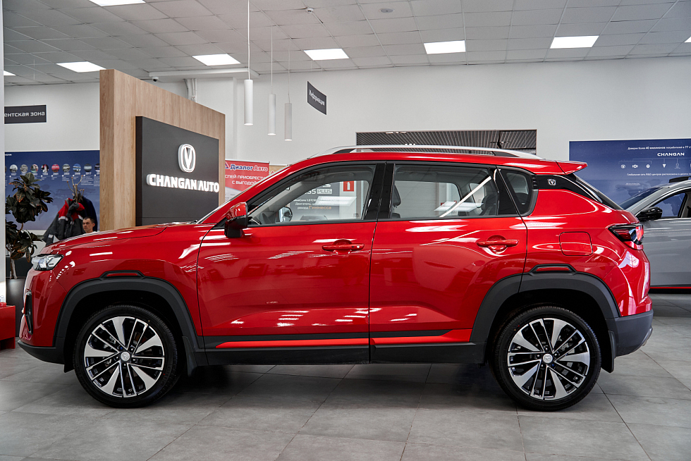 Changan CS35 Plus Комфорт, красный