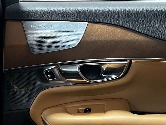 Volvo XC90, 2015 года, пробег 97023 км