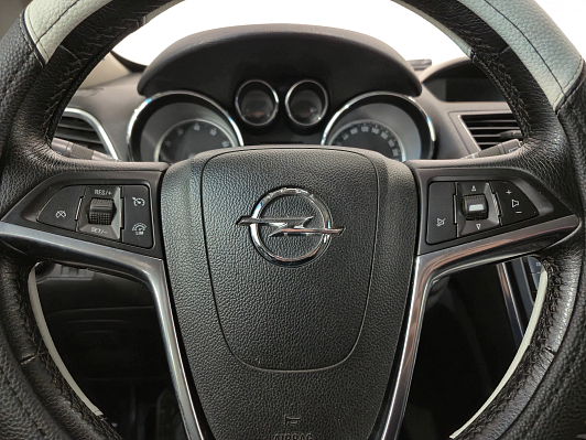 Opel Mokka Essentia, 2013 года, пробег 196140 км