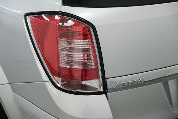 Opel Astra, 2014 года, пробег 188378 км