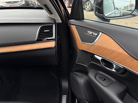 Volvo XC90 R-Design, 2020 года, пробег 80700 км