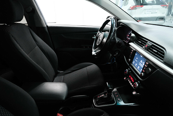 Kia Rio Luxe RED Line, 2018 года, пробег 154000 км