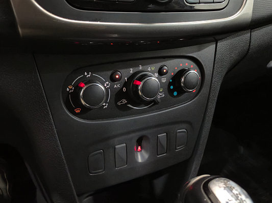 Renault Logan Life, 2018 года, пробег 113946 км