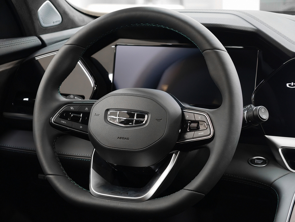 Geely Monjaro Flagship SE, зеленый