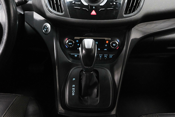 Ford Kuga Titanium, 2016 года, пробег 140792 км