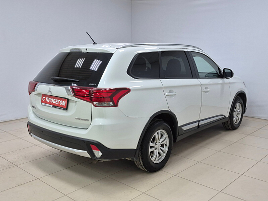 Mitsubishi Outlander Intense, 2016 года, пробег 172205 км