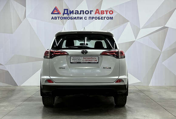 Toyota RAV4, 2018 года, пробег 122495 км