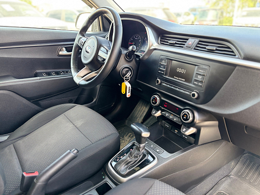 Kia Rio Luxe, 2021 года, пробег 130247 км
