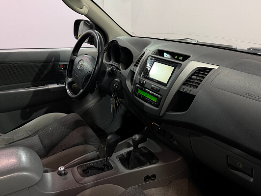 Toyota Hilux, 2010 года, пробег 245789 км