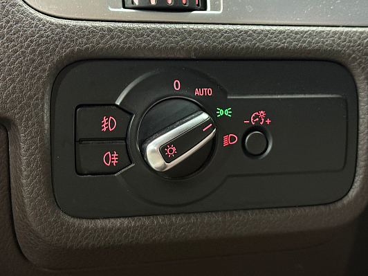 Volkswagen Touareg, 2014 года, пробег 218000 км