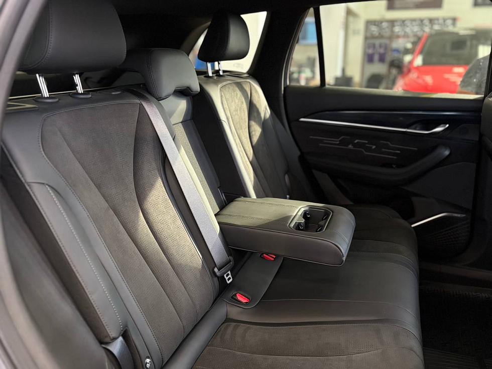 Geely Monjaro Flagship, серый