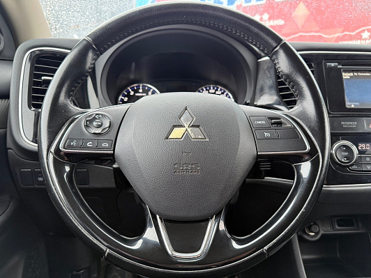 Mitsubishi Outlander Instyle, 2015 года, пробег 195496 км