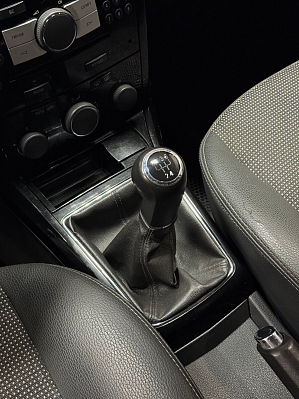 Opel Astra Cosmo, 2011 года, пробег 279000 км