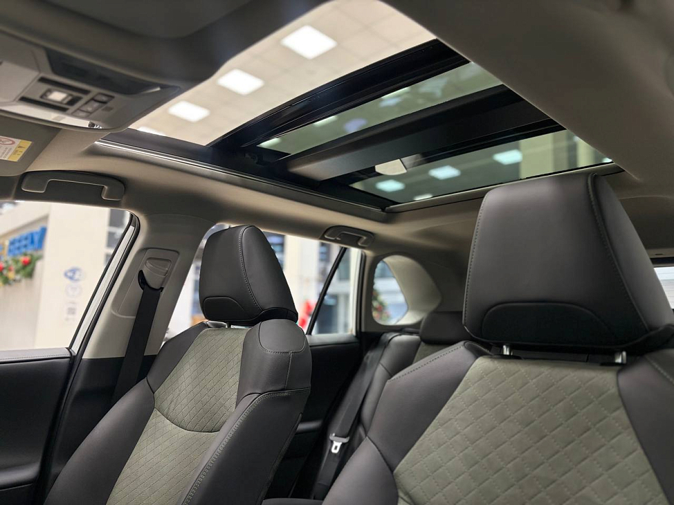 Toyota RAV4 Adventure, белый