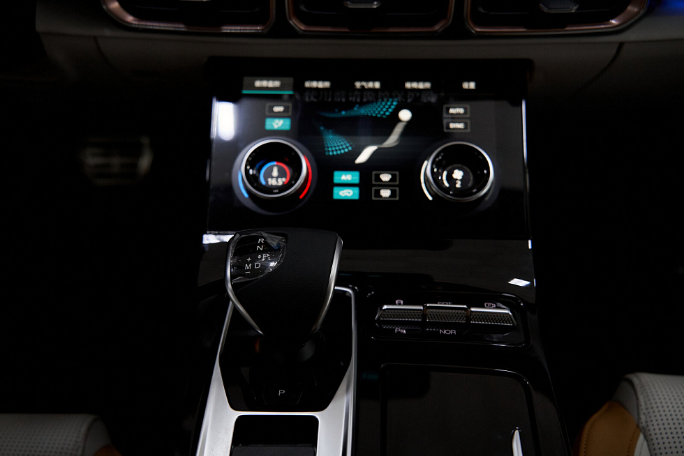 JETOUR X70 PLUS Luxury, белый