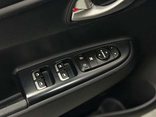 Kia Rio Luxe, 2017 года, пробег 124663 км