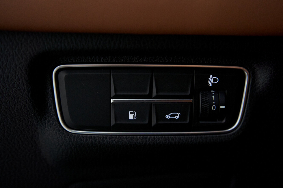 Changan CS95 DLX, черный